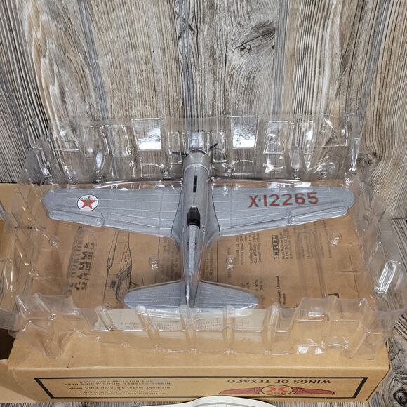 Vintage Wings of Texaco 1932 Northrop Gamma, Ertl Coin Bank - Picture 5 of 9